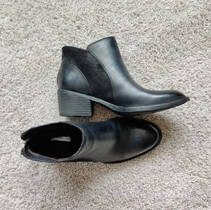 Born Pourri black leather suede booties size 7.5